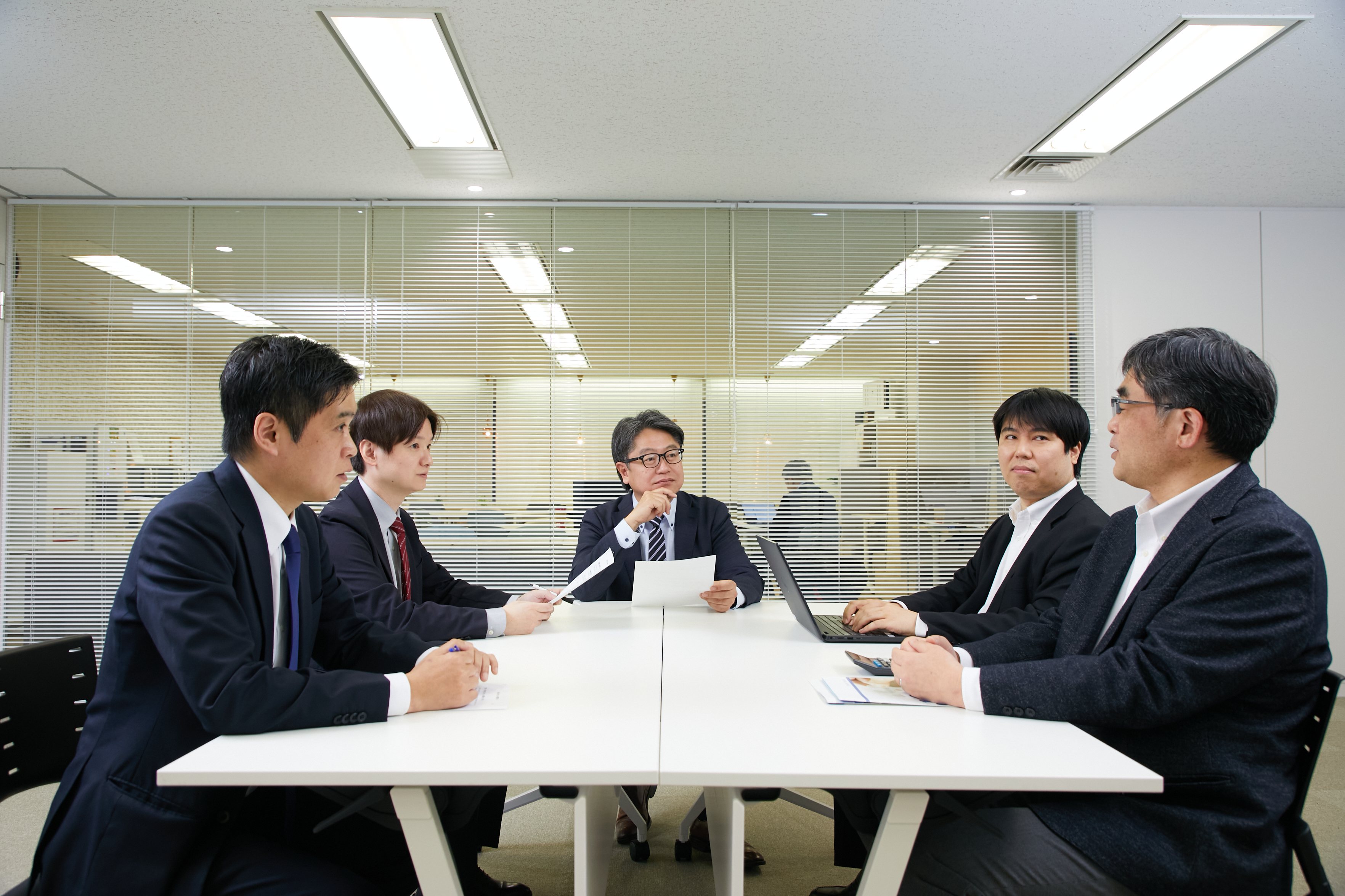 数字ではなく、「なぜその価値か」を示すプロ集団